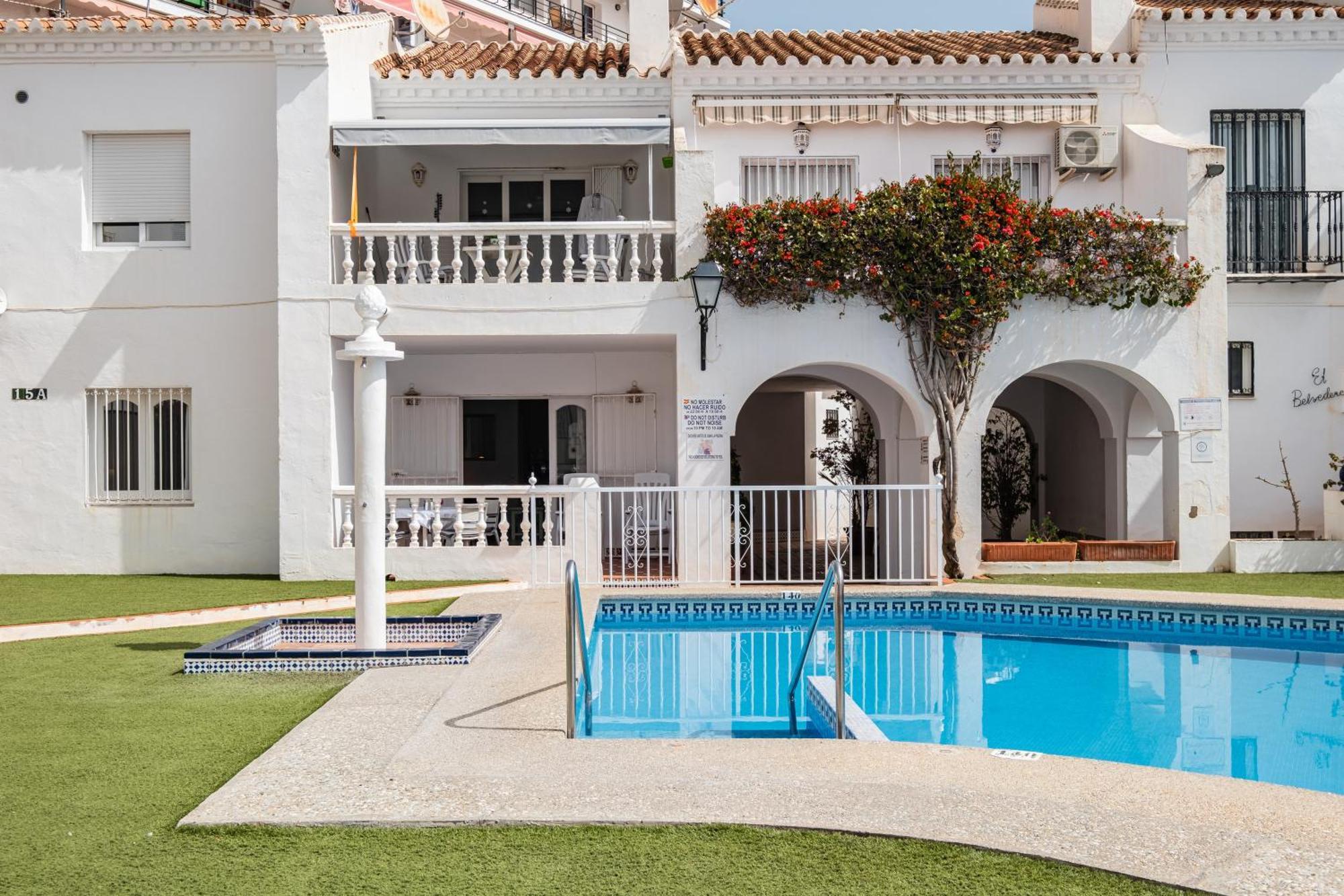 Bright Spacious 1 Bed Apartment Nerja Exteriör bild