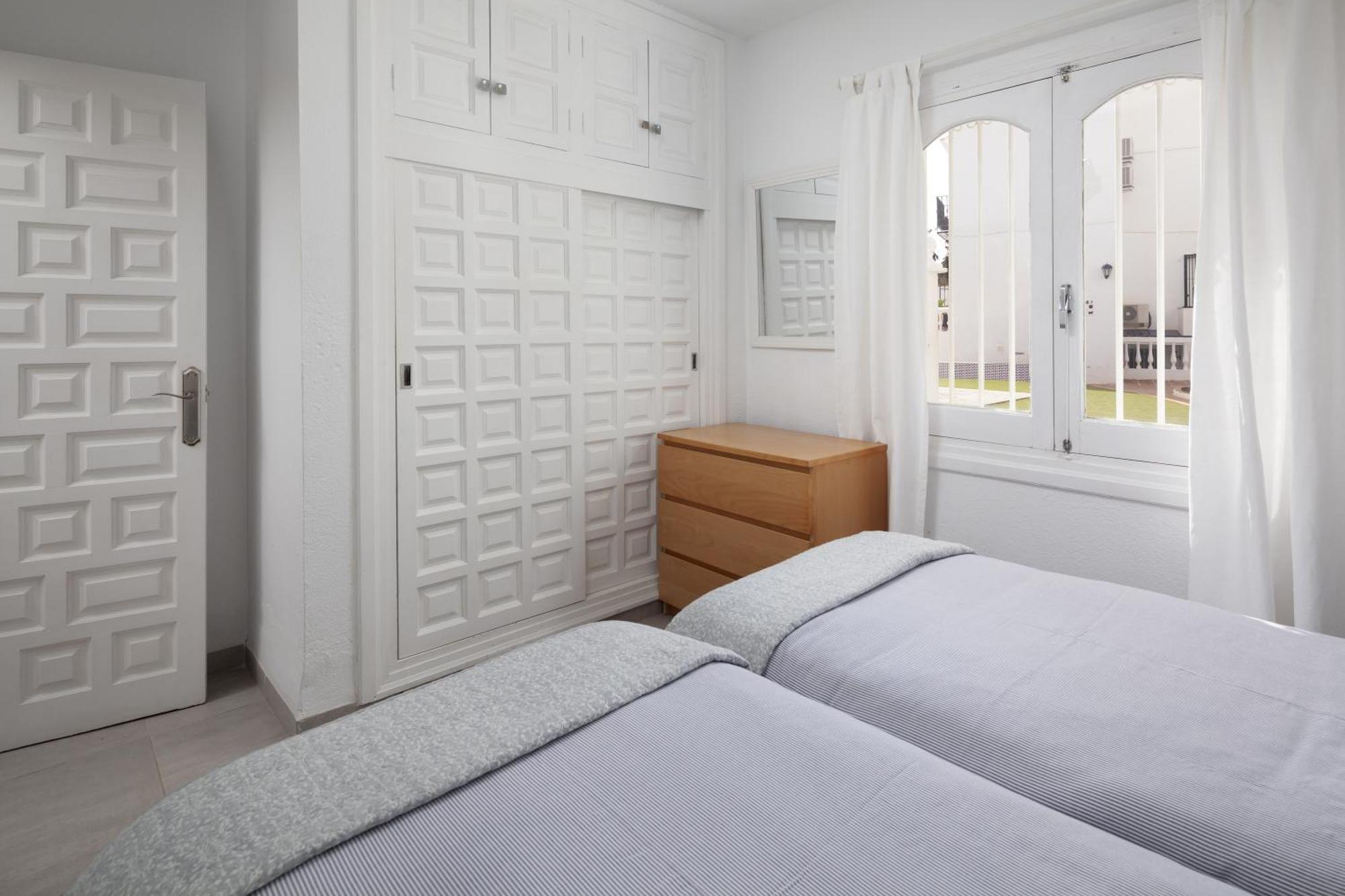 Bright Spacious 1 Bed Apartment Nerja Exteriör bild