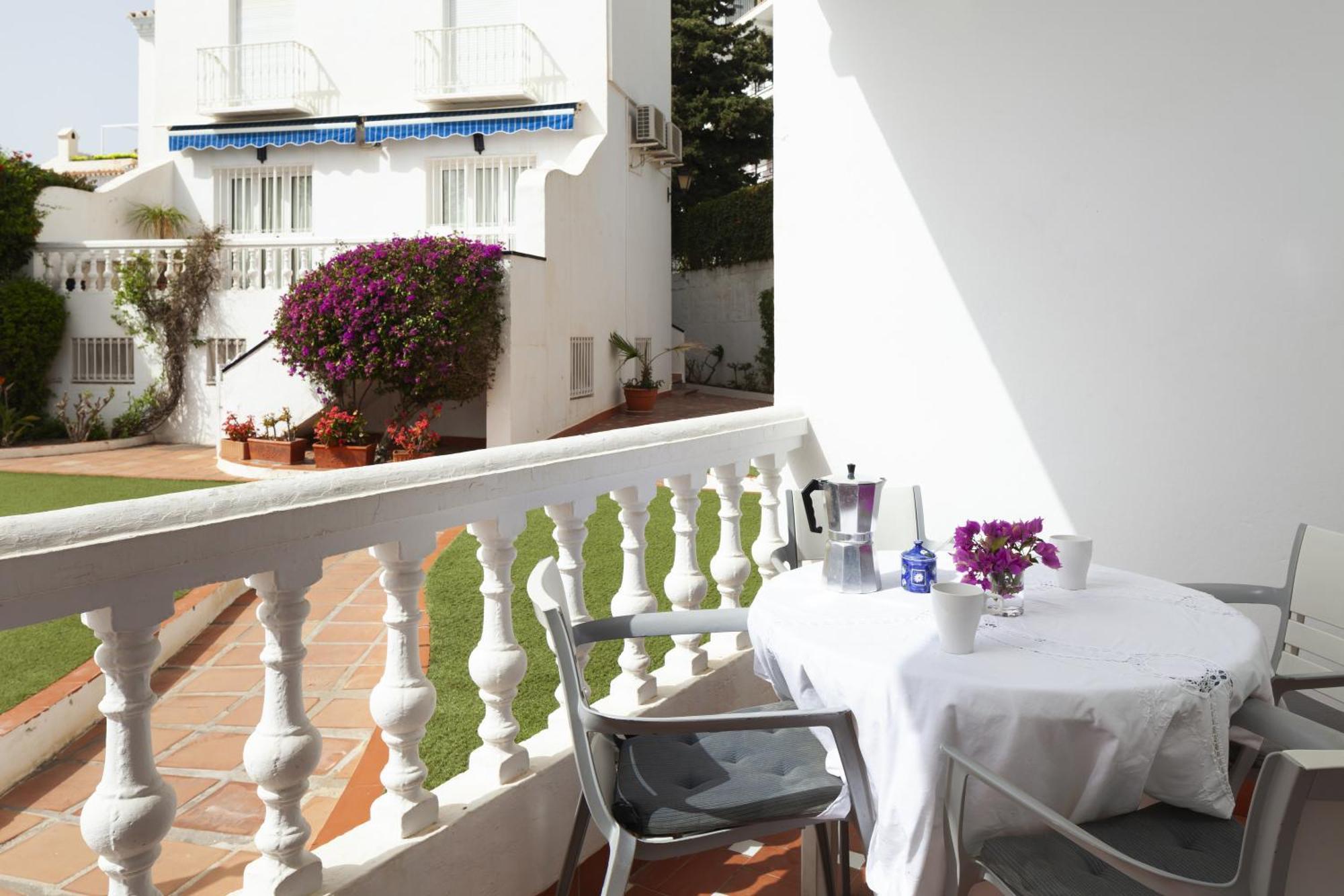 Bright Spacious 1 Bed Apartment Nerja Exteriör bild
