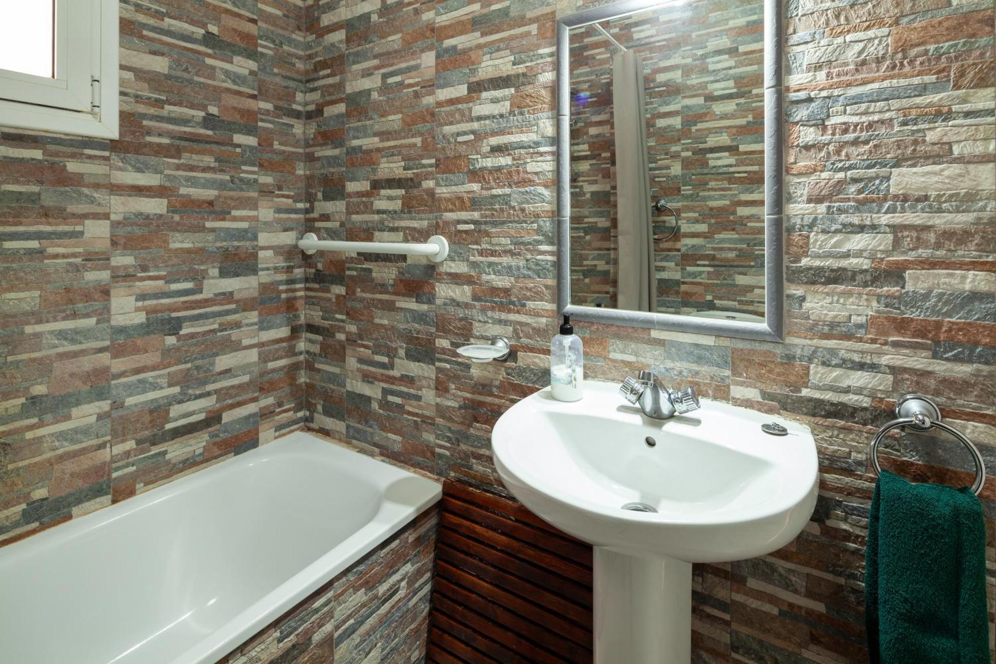 Bright Spacious 1 Bed Apartment Nerja Exteriör bild
