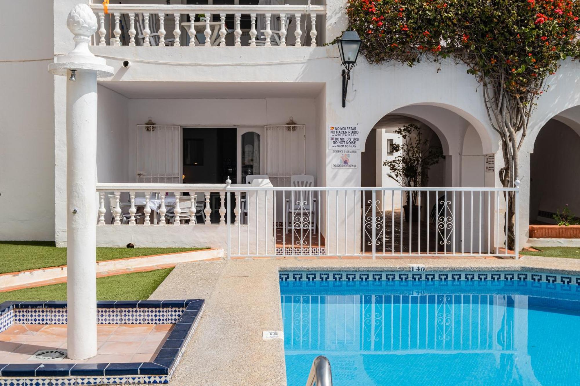 Bright Spacious 1 Bed Apartment Nerja Exteriör bild