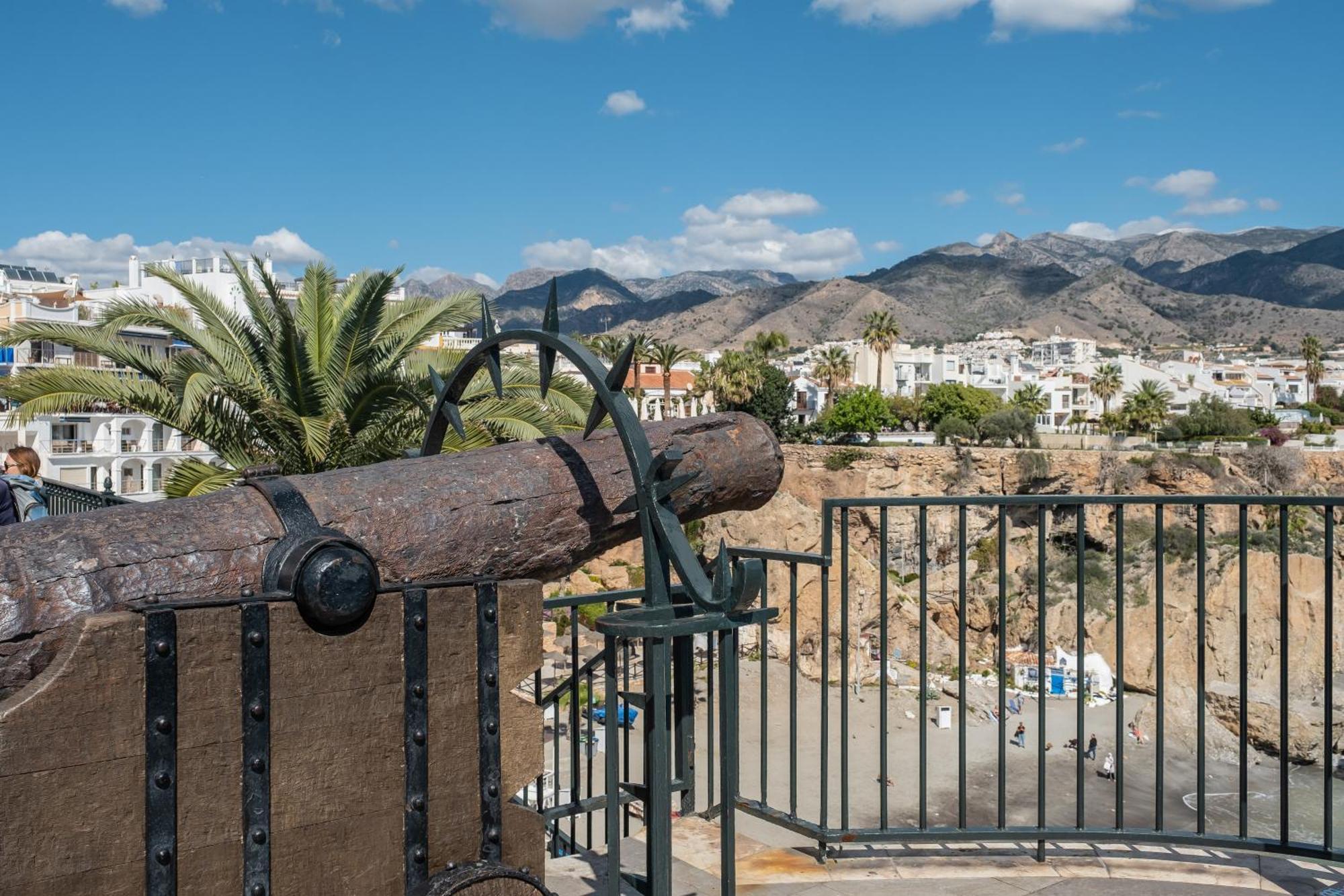 Bright Spacious 1 Bed Apartment Nerja Exteriör bild