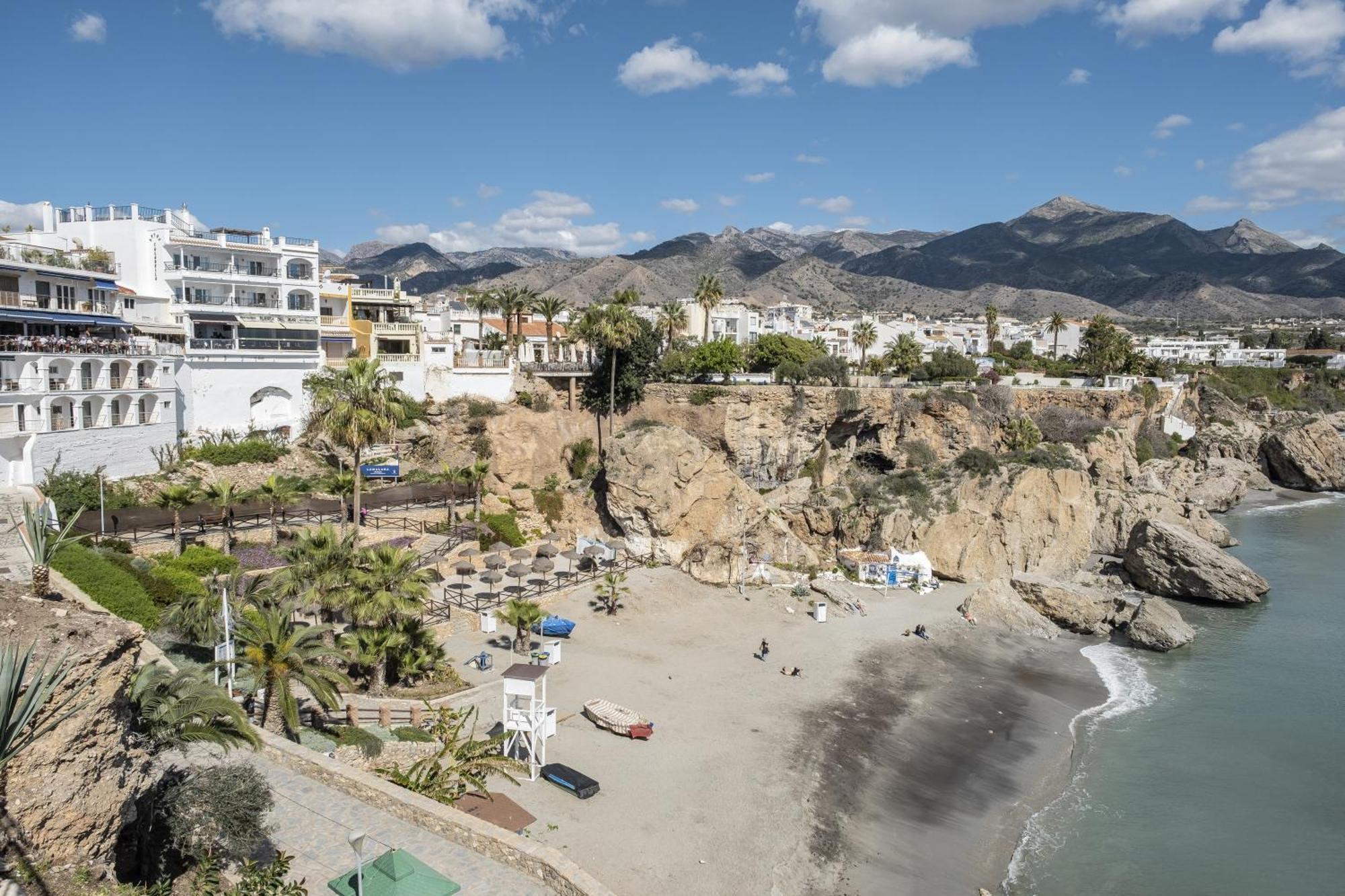 Bright Spacious 1 Bed Apartment Nerja Exteriör bild